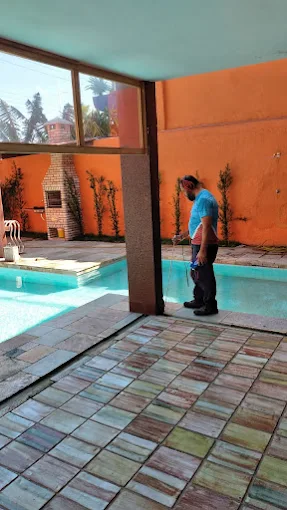 Inspeção em piscina